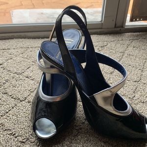 VALENTINA  RANGONI - Size 7
Shoes - Black and Silver
Made in Italy